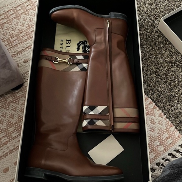 Burberry Shoes - Burberry riding boots